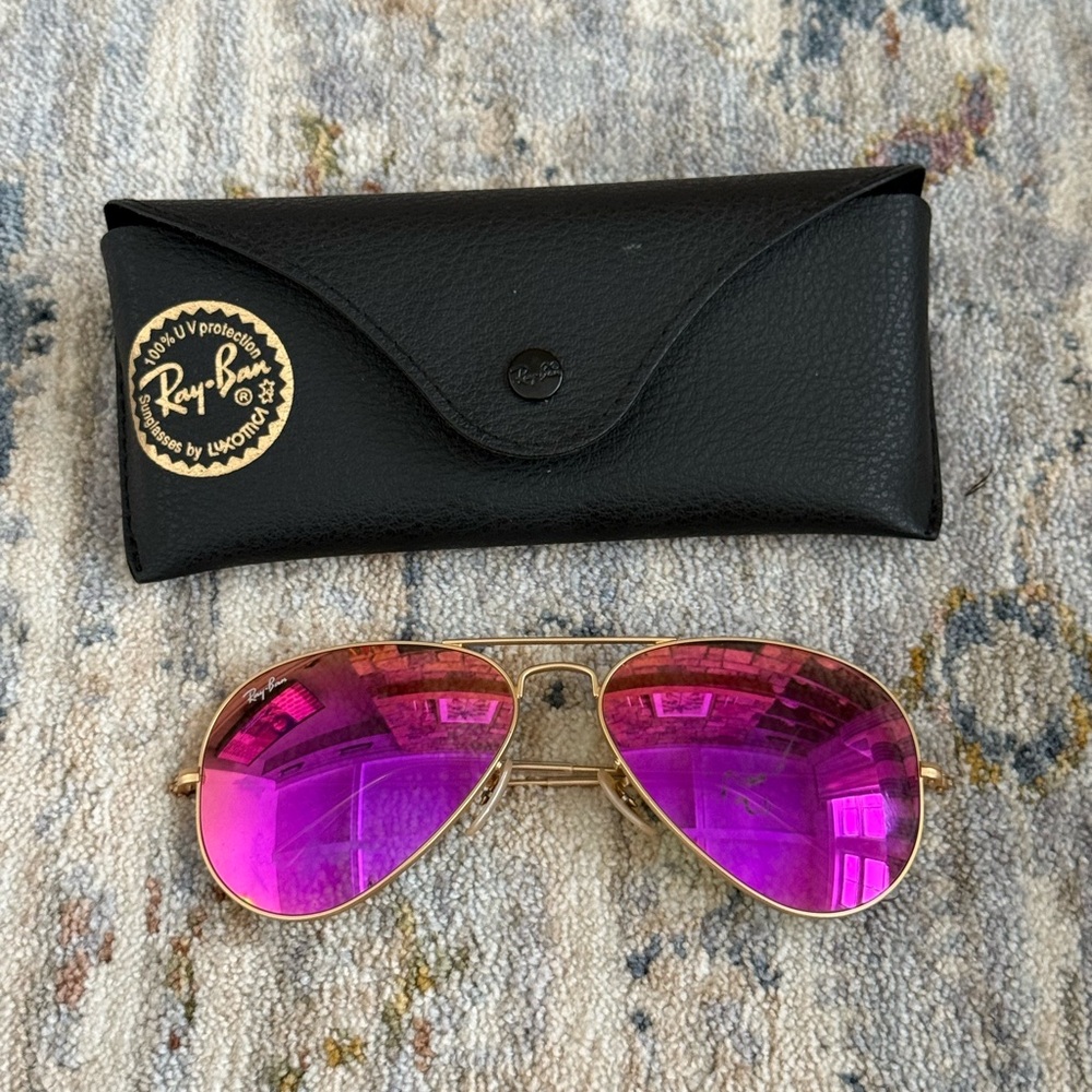 Ray-Ban Gold Frame Sunglasses with Vibrant Pink Lenses
